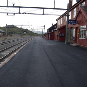 Asfaltering Finse stasjon